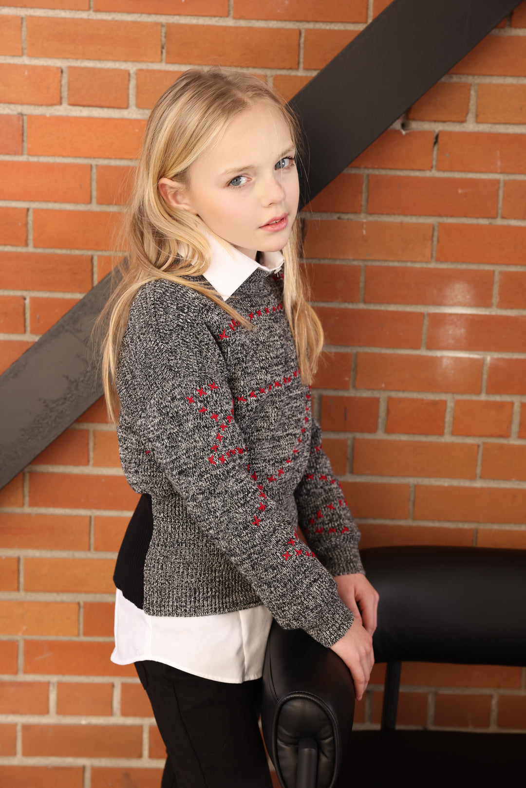 top l/s melange knit with x stitching - black melange/red