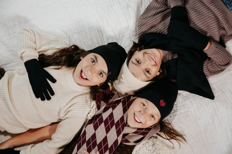 hat embroidered double heart with cuff - black/red-9