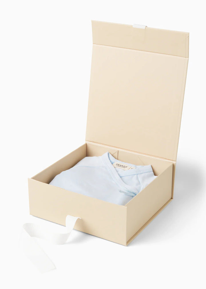 set footie gift box hat and blanket - light blue