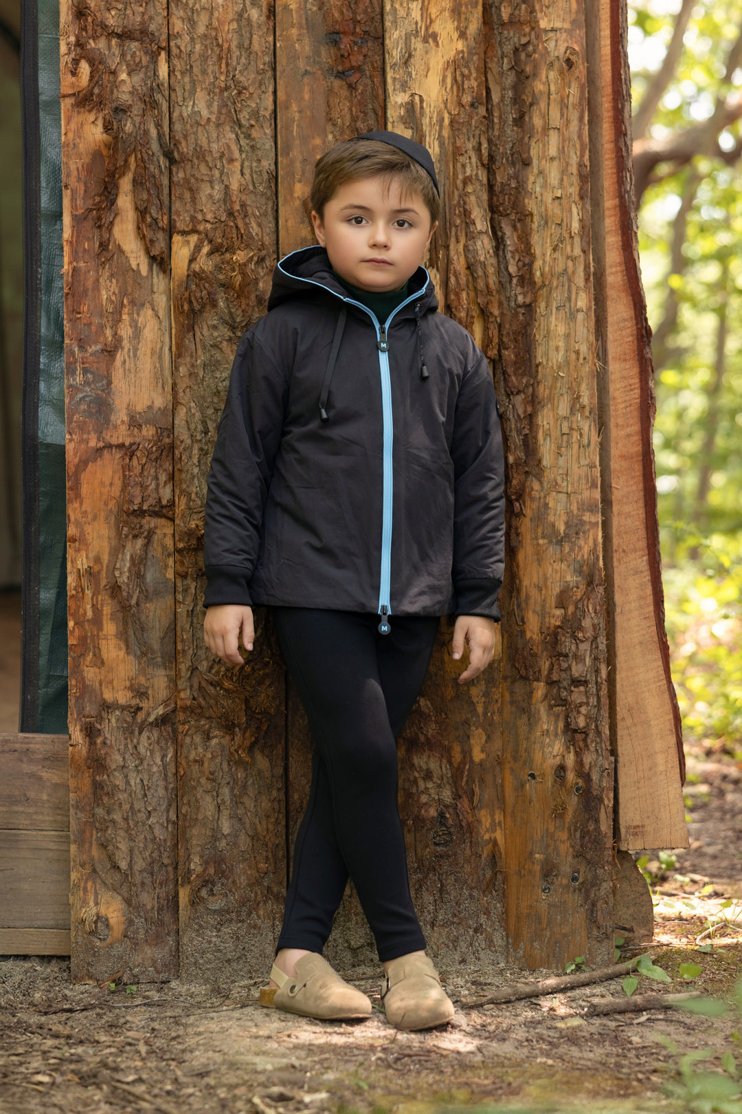 jacket piped zipper logo on back with hood - black