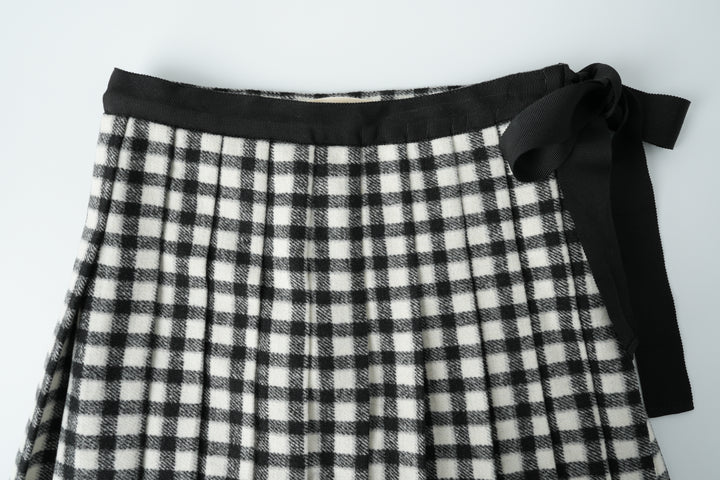 checkered pleated skirt with tie - black checkered