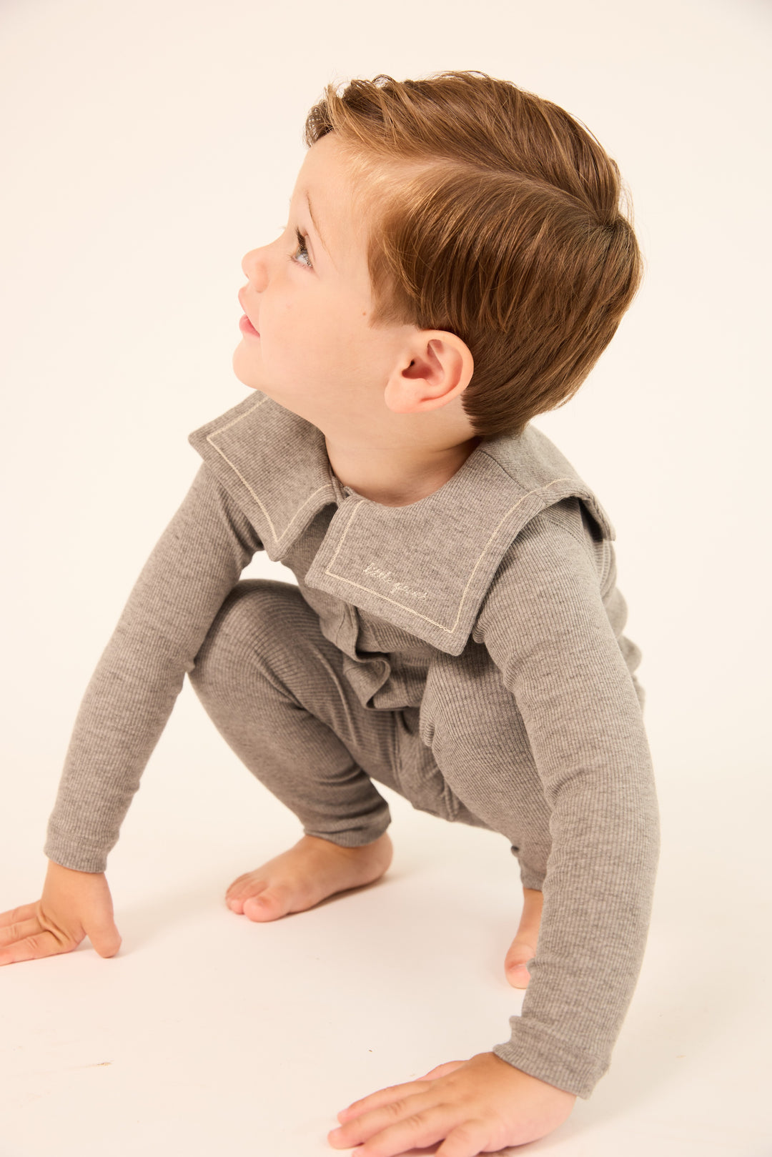 set outfit embroidered bib cardigan and overalls - grey