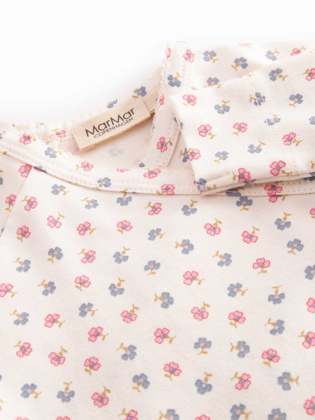 set footie floral dot print with beanie and blanket - roses