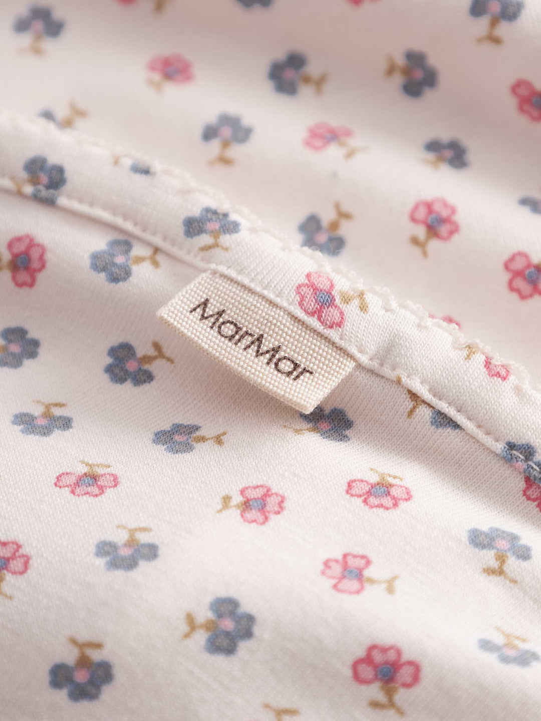 set footie floral dot print with beanie and blanket - roses