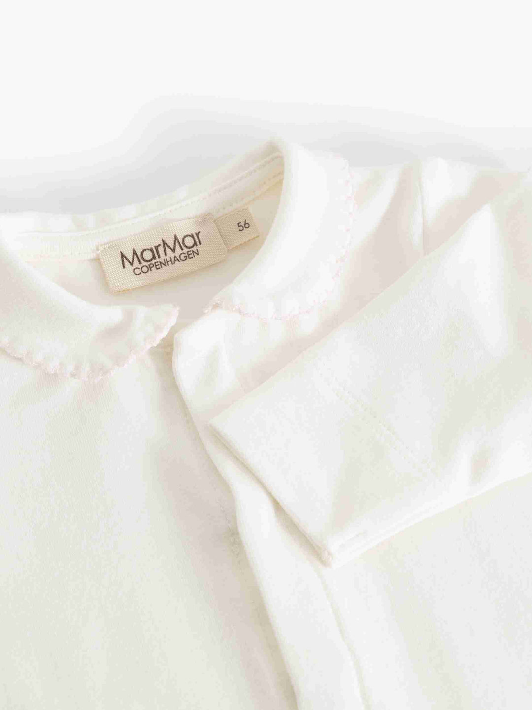 footie scalloped collar with beanie - rosa picot/gntl whte