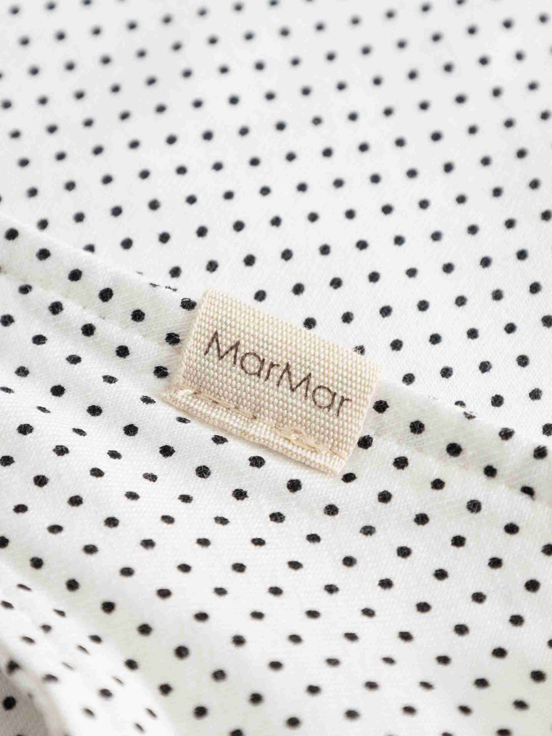 bib printed pointy - tiny dots
