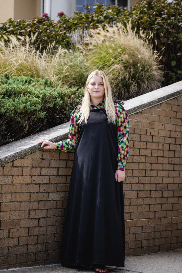 maxi dress bow tie jumper with printed silk shirt - black/floral