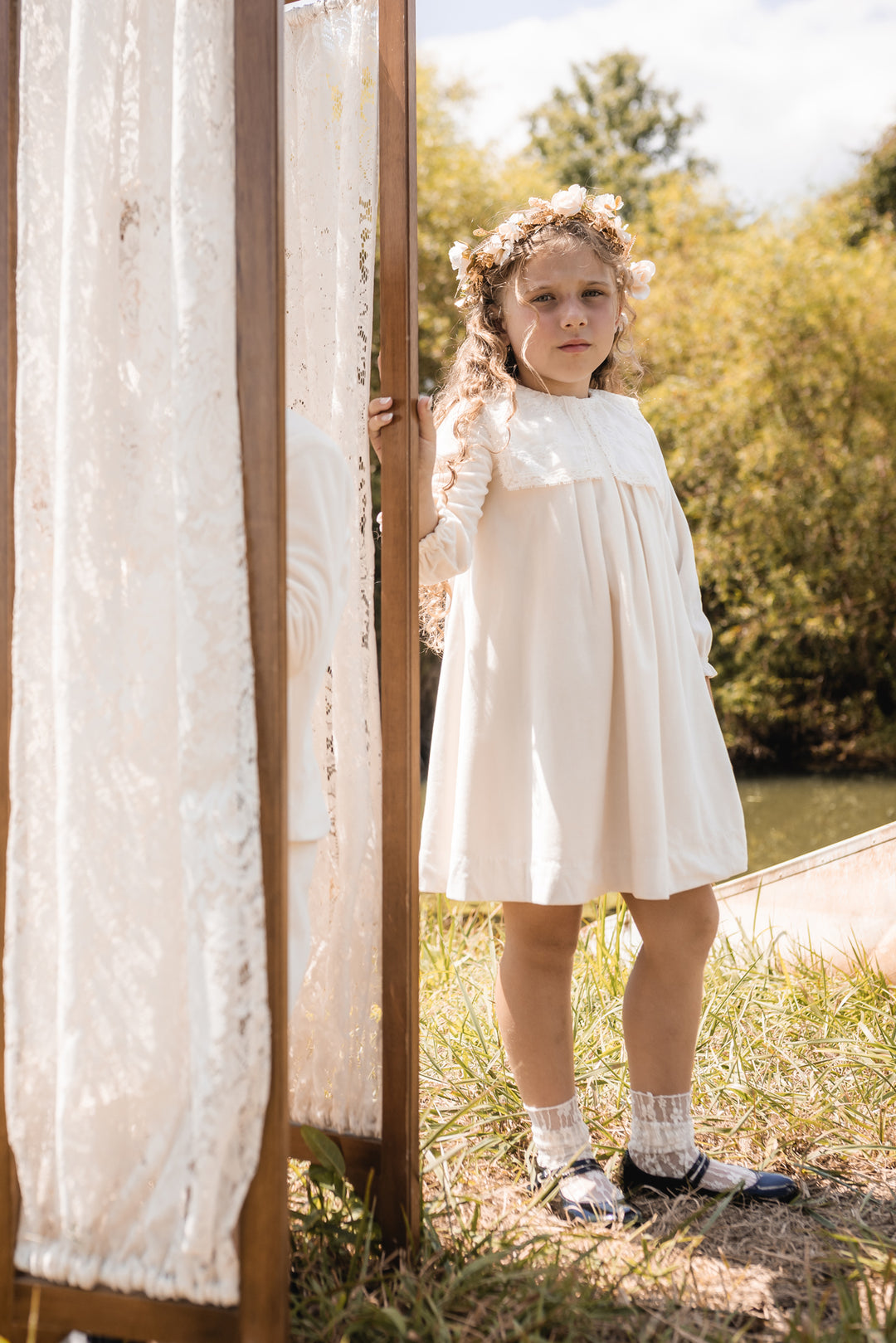 dress velvet antique lace collar - cream