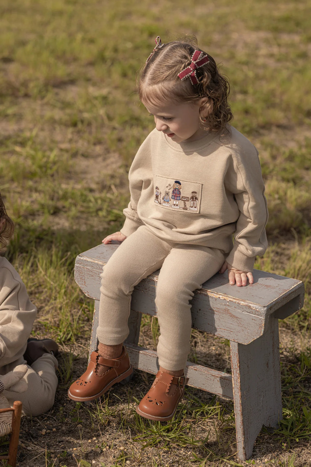set outfit embroidered sweatshirt and leggings - ivory