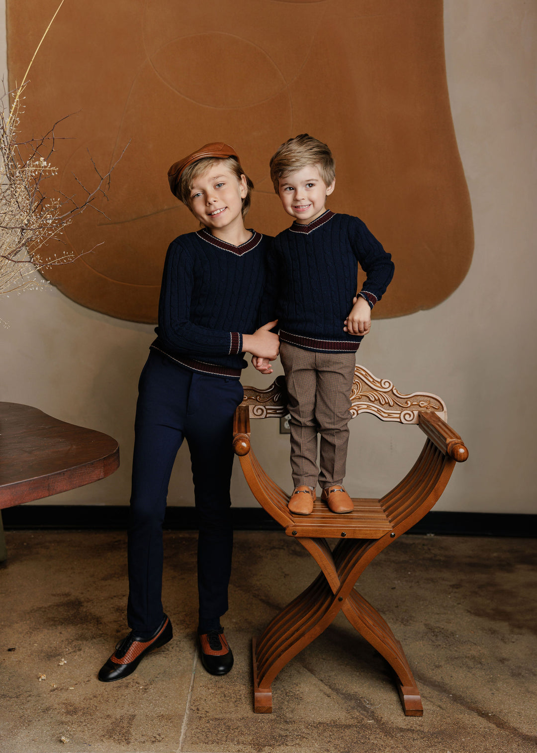 top l/s cable knit v sweater - navy/wine