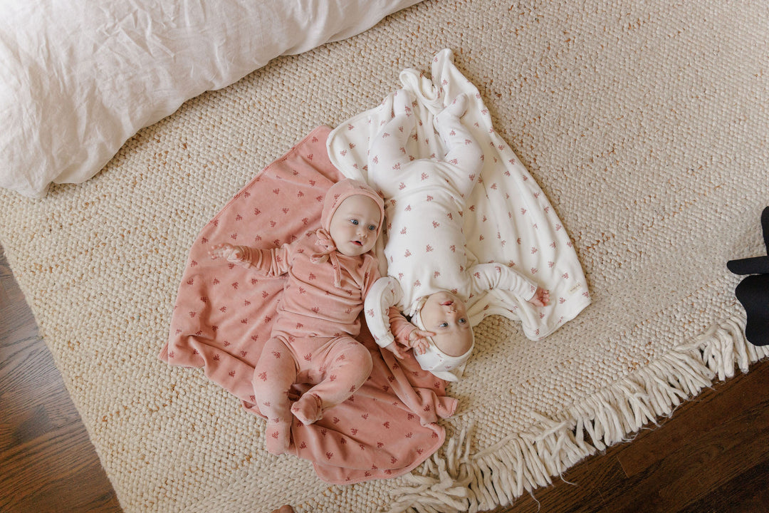 set footie velour leaf print with beanie and blanket - pink