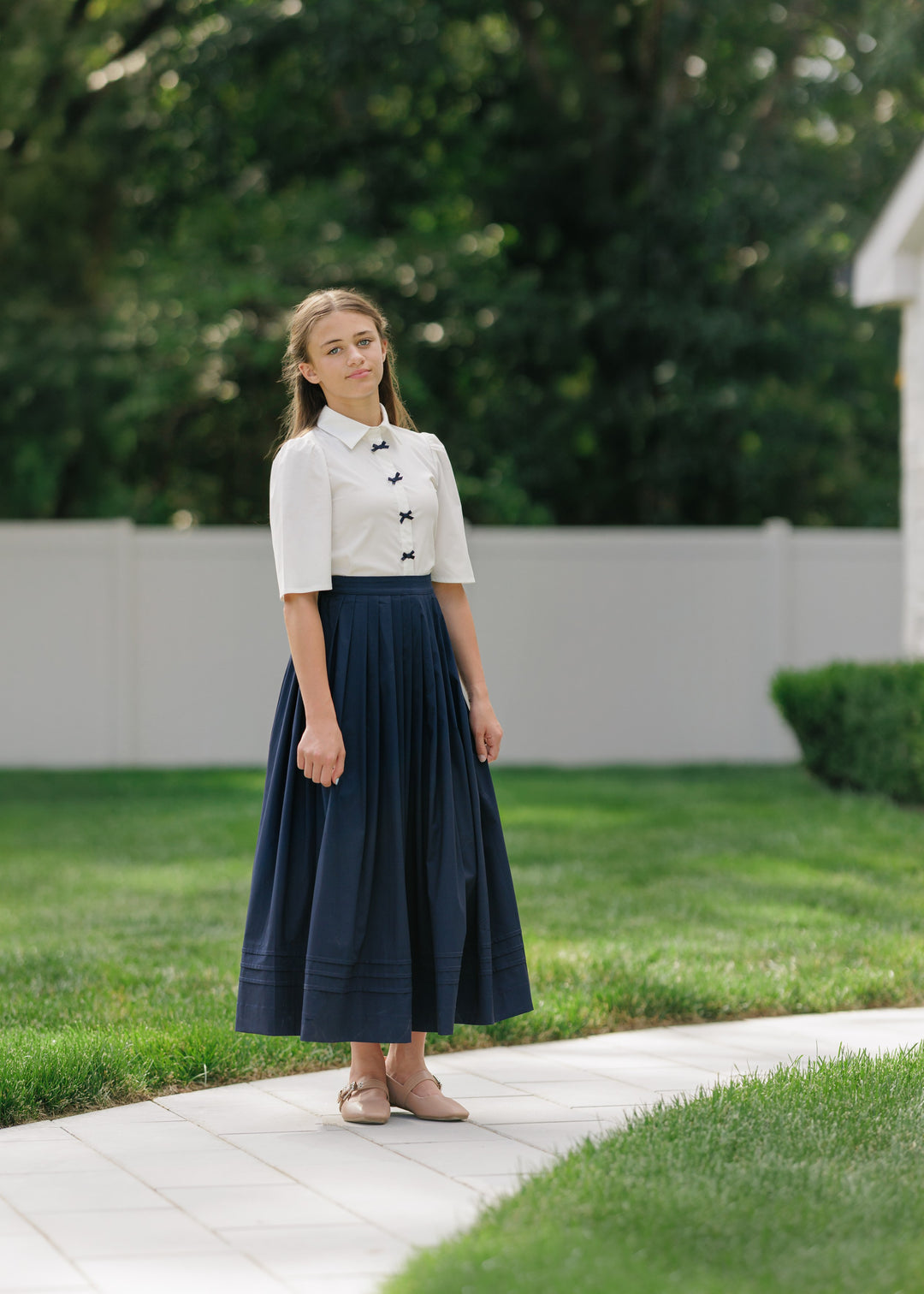 shirt l/s navy bow button blouse - white