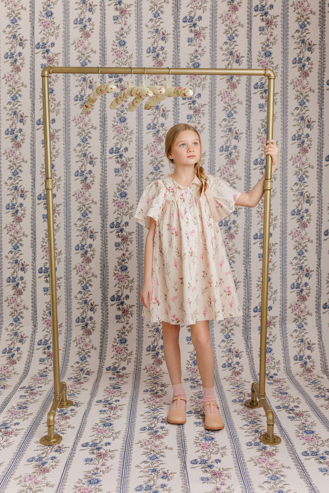 dress high waisted floral print with flutter sleeves - pink