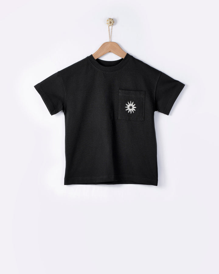 tee s/s embroidered pocket - black