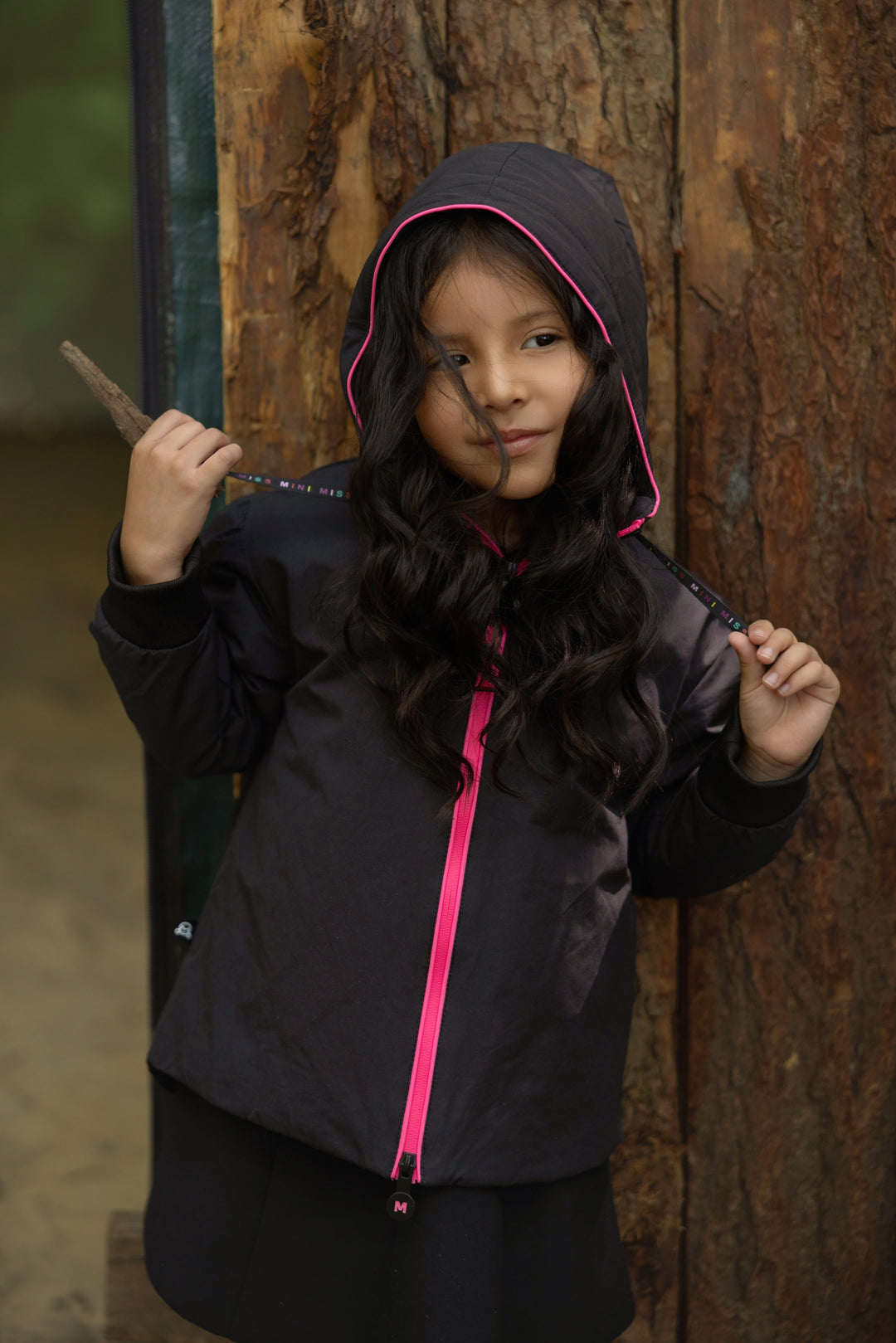 jacket piped zipper logo on back with hood - black