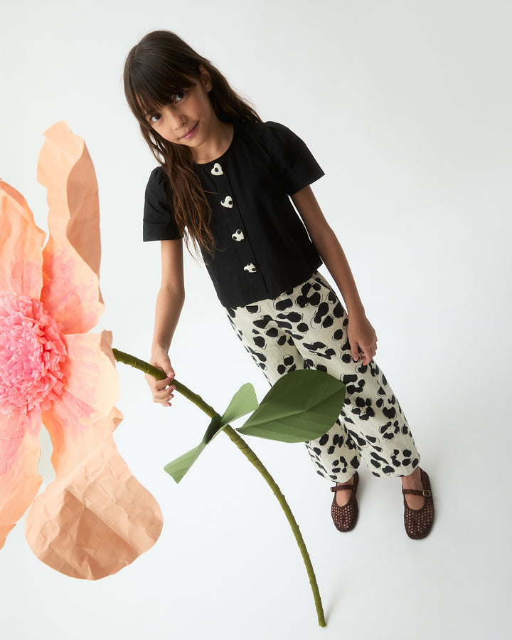 shirt s/s chunky heart button blouse - black