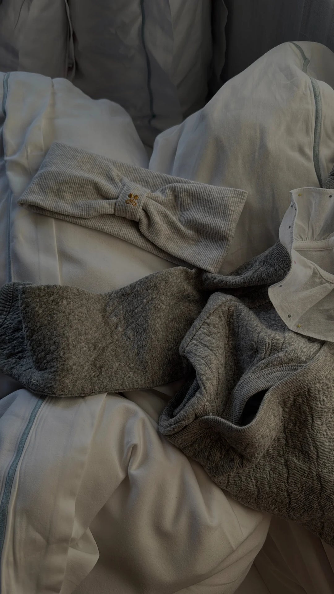 sweatband ribbed cherry embroidered cinched - light gray