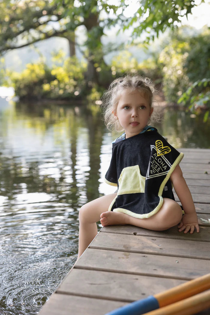 bathrobe postcard color trim terry poncho with pocket - black