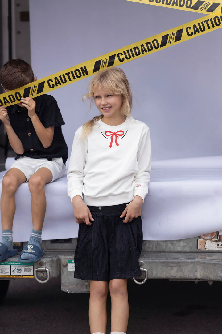 top l/s graphic collar sweatshirt - white/red print-310