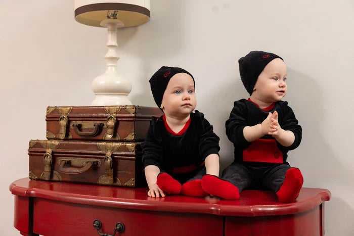 footie velour sleepy smiles with beanie - black/red