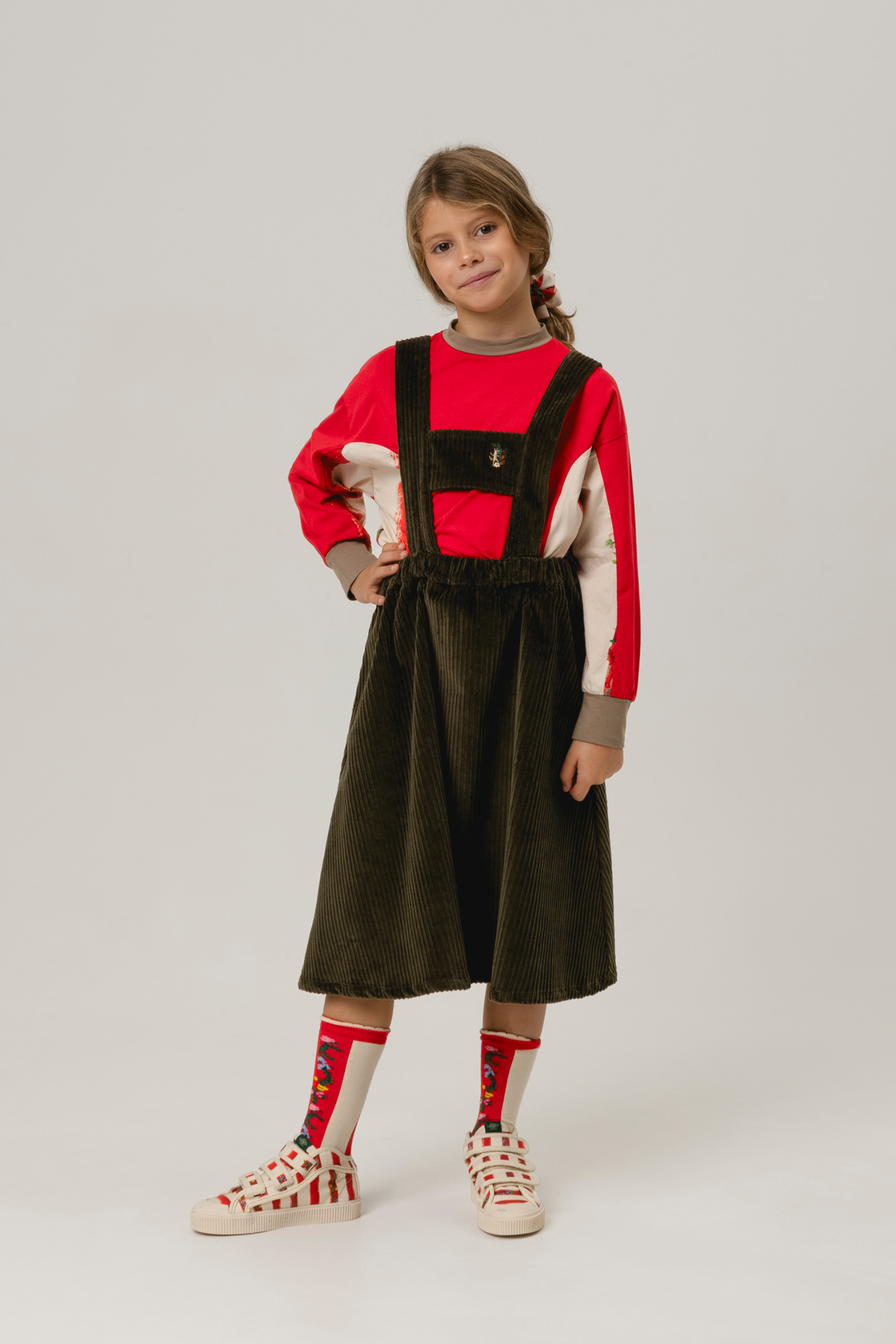 dress corduroy crossback jumper with small embroidery  - kaki