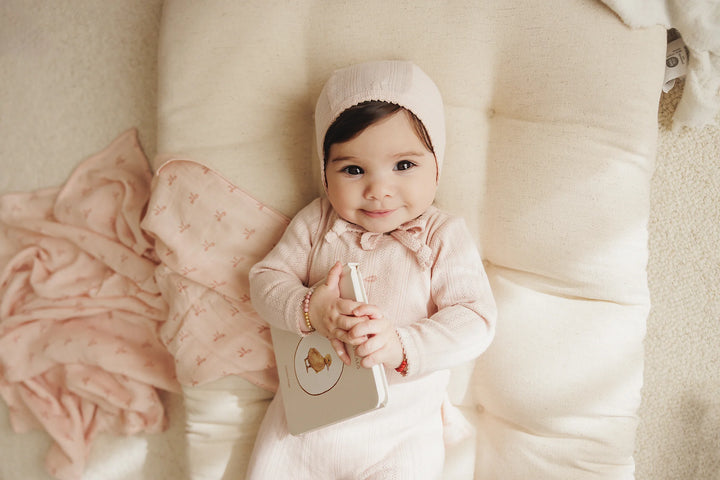 footie pointelle graphic with bonnet - soft pink/bow