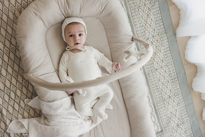 set footie pointelle graphic with bonnet and blanket - cream/blue crown