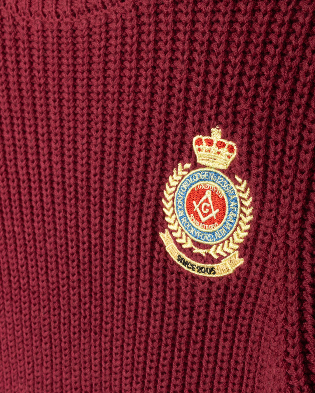 top l/s ribbed chunky emblem sweater - burgundy