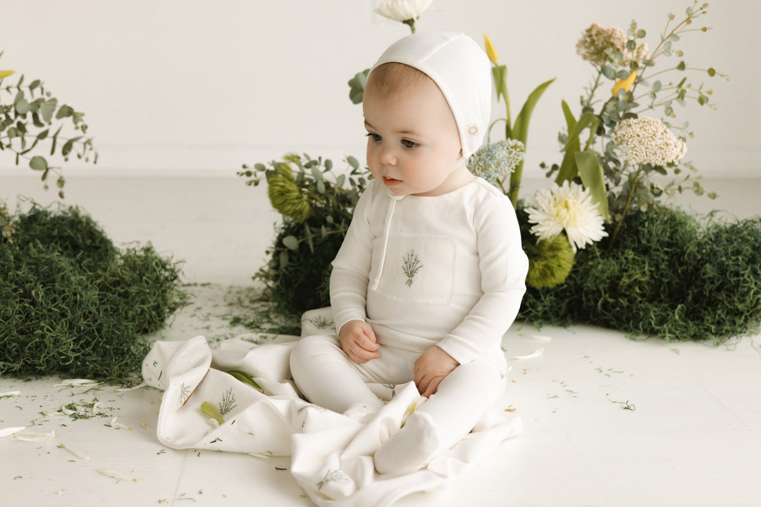set footie floral patch with hat and blanket - white/blue
