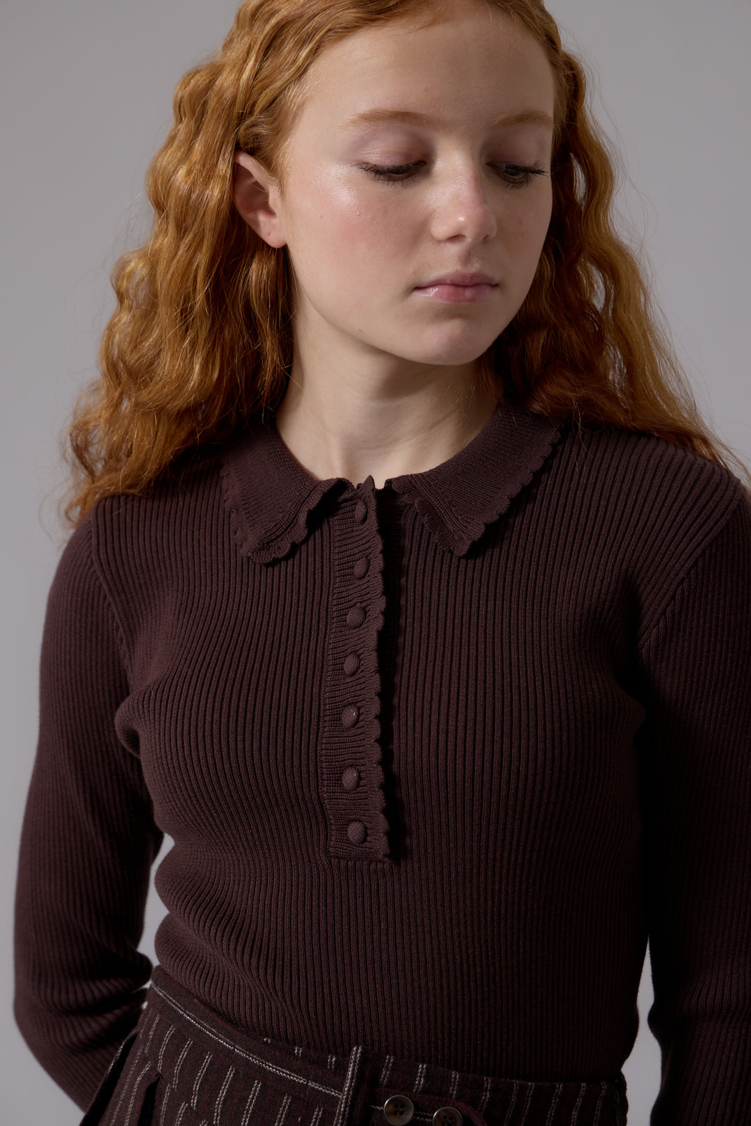 top l/s knit scalloped collar sweater - chocolate