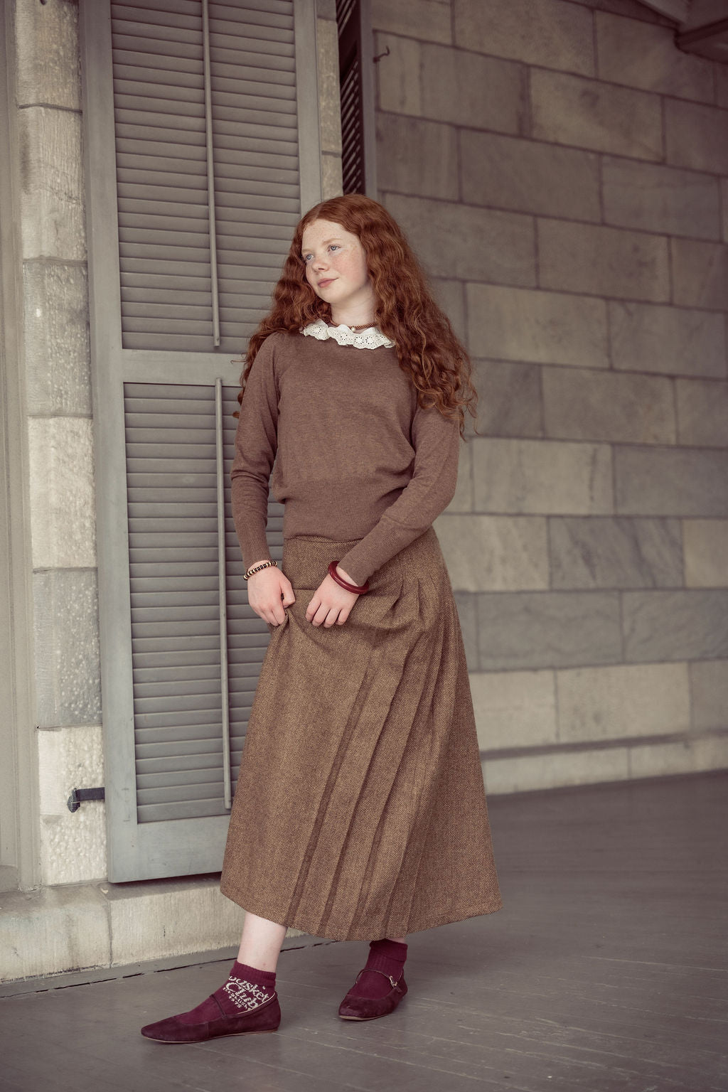 top l/s ruffled collar knit sweater - mocha