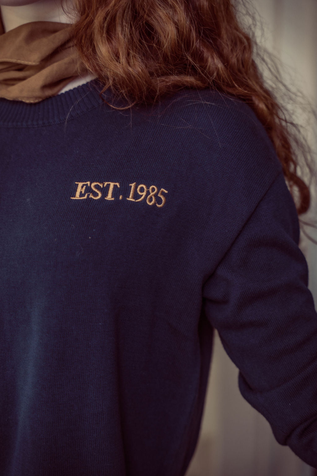 top l/s est 1985 boxy sweater - navy