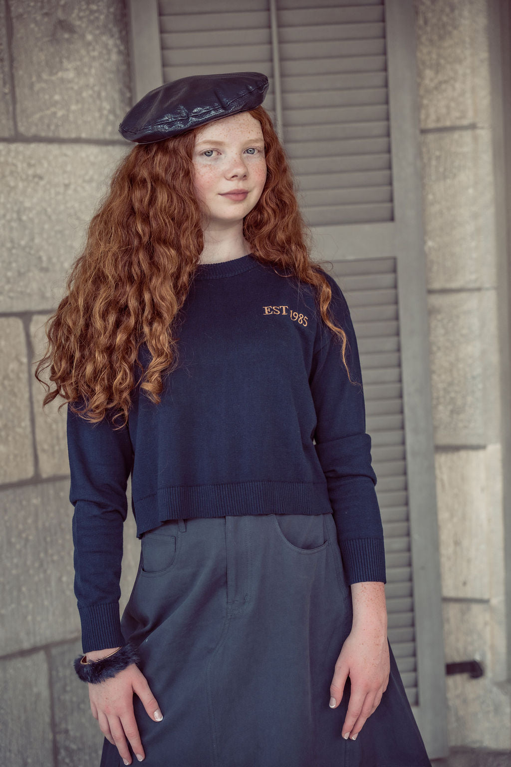 top l/s est 1985 boxy sweater - navy