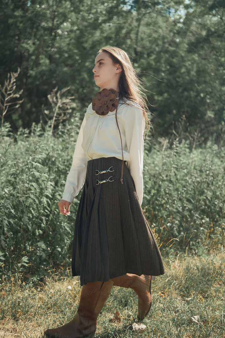 skirt pleated herringbone stripe with double buckle - charcoal