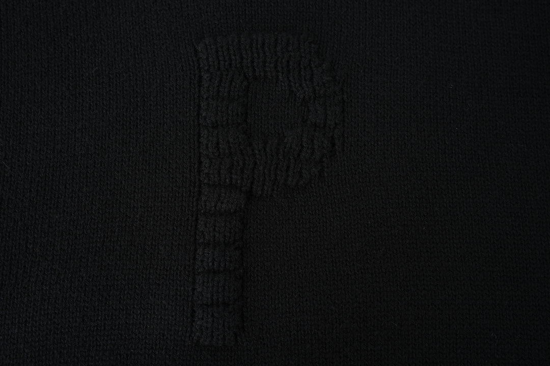 ""p"" emblem turtleneck sweater - black