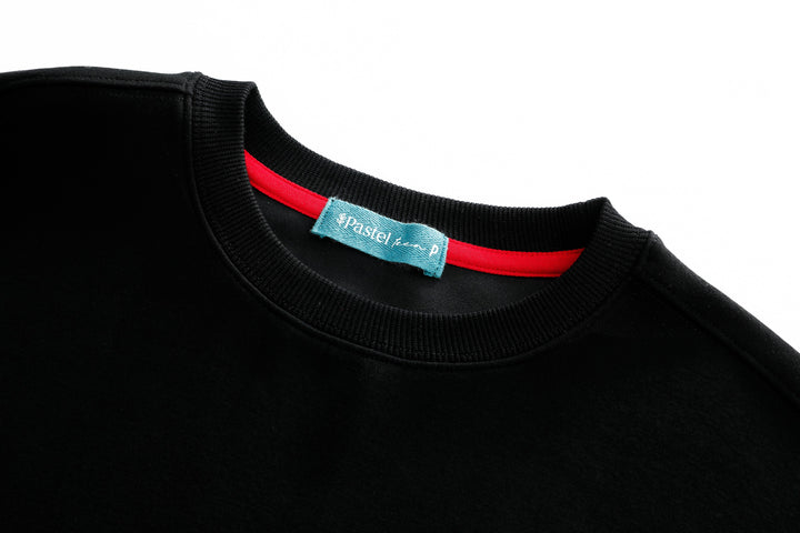 teen sweat with ""p"" emblem - black