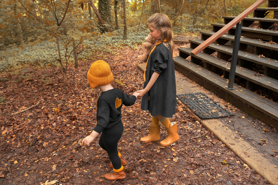 set outfit heart graphic sweatshirt and pants - black