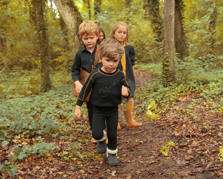 top l/s guitar graphic sweatshirt - black