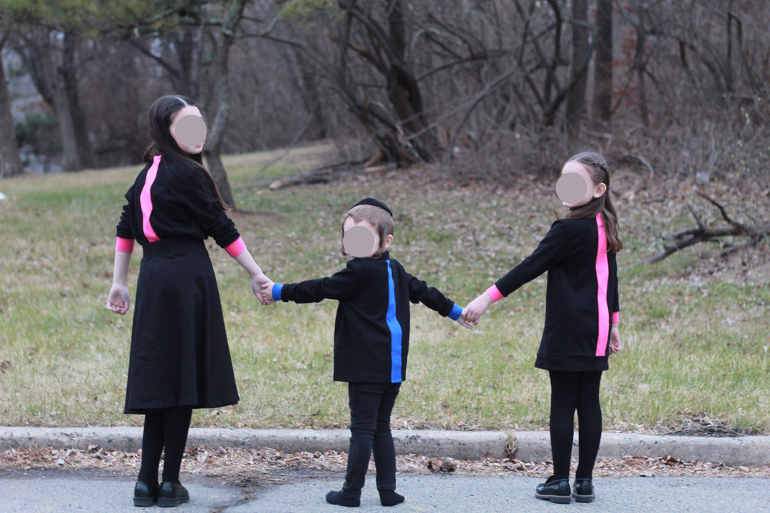 top l/s balloon turtleneck with color cuffs - black