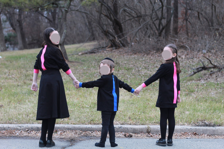 top l/s balloon turtleneck with color cuffs - black