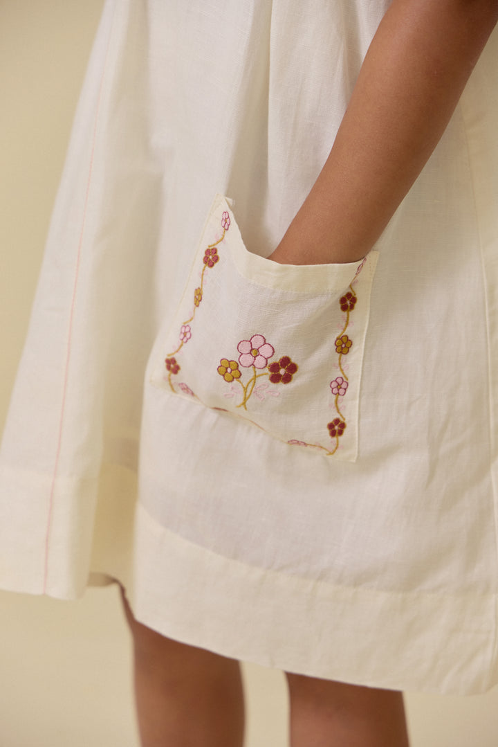 dress linen floral embroidered with ruffle detail - antique white
