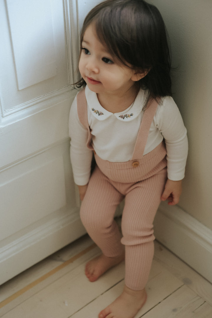set outfit collared onesie and long overalls - wntr whte/pale pink