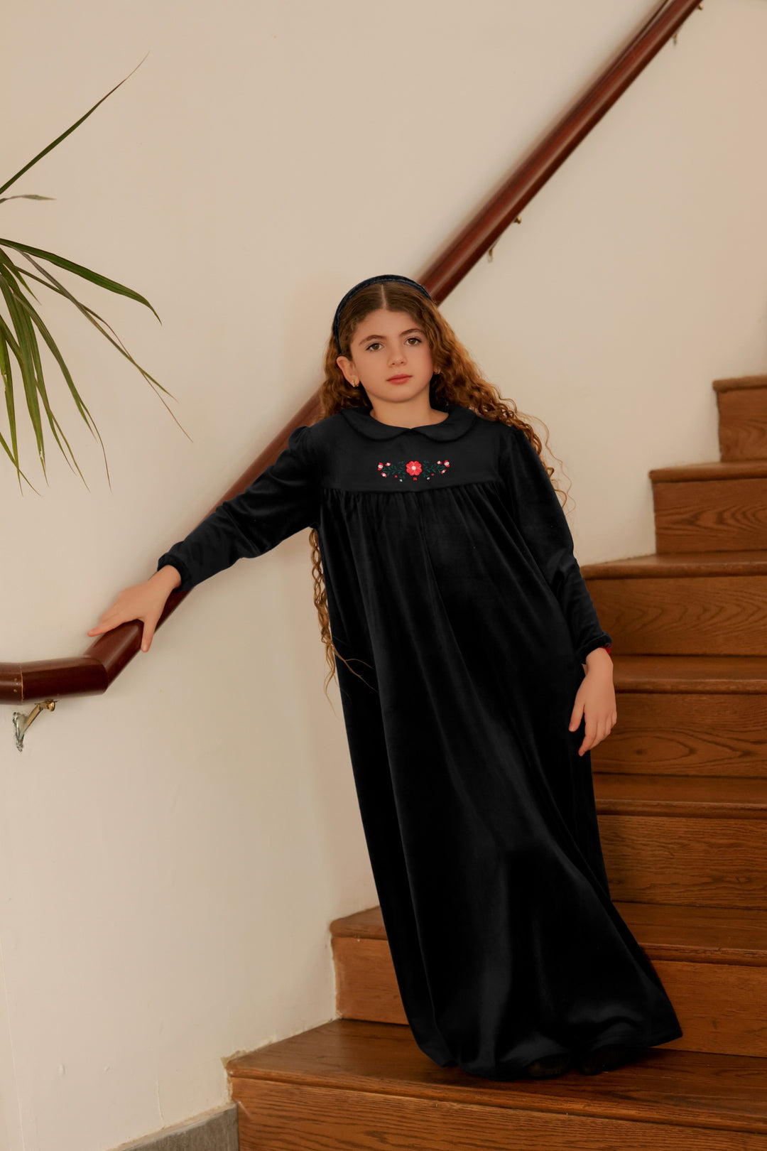 maxi dress velour embroidered with collar - black