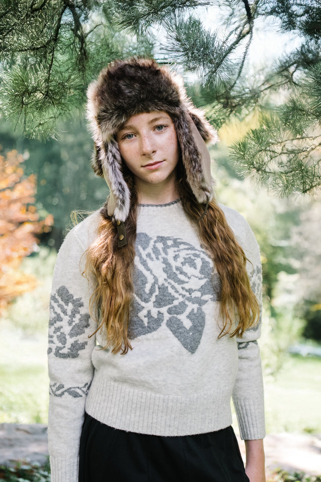 top l/s bold rose sweater - grey