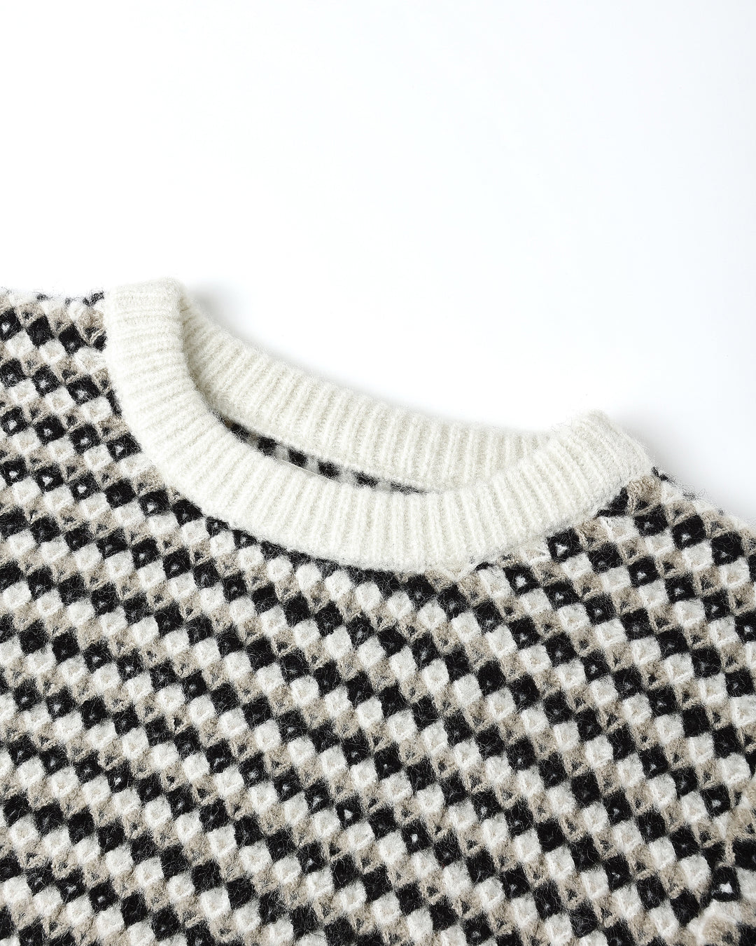 top l/s diamond knit sweater - natural/black