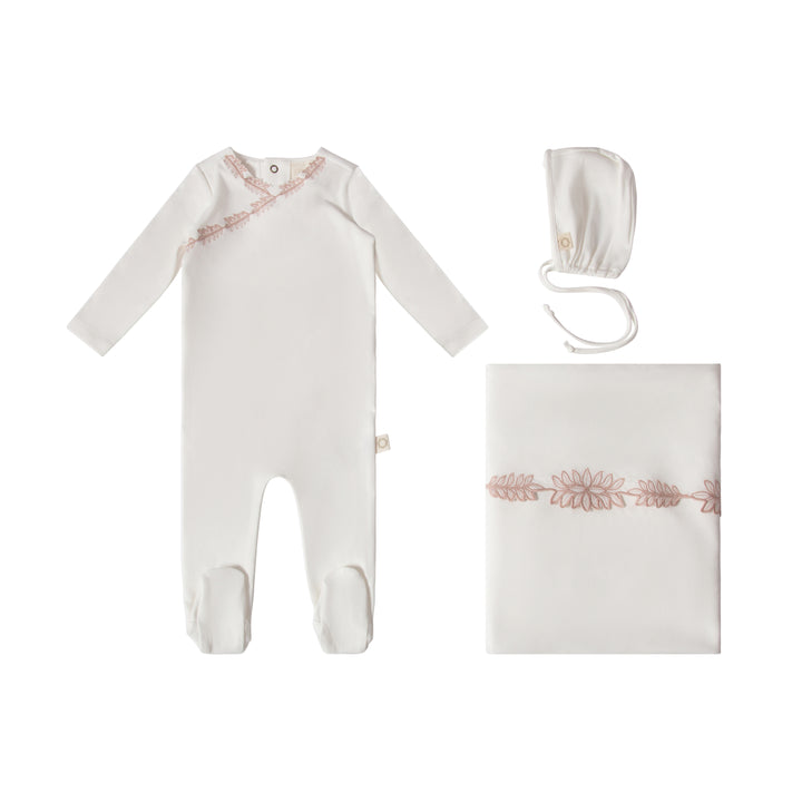 set footie floral edge wrap with bonnet and blanket - white/pink