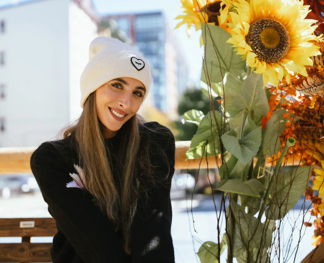 beanie woven heart logo cuffed - cream