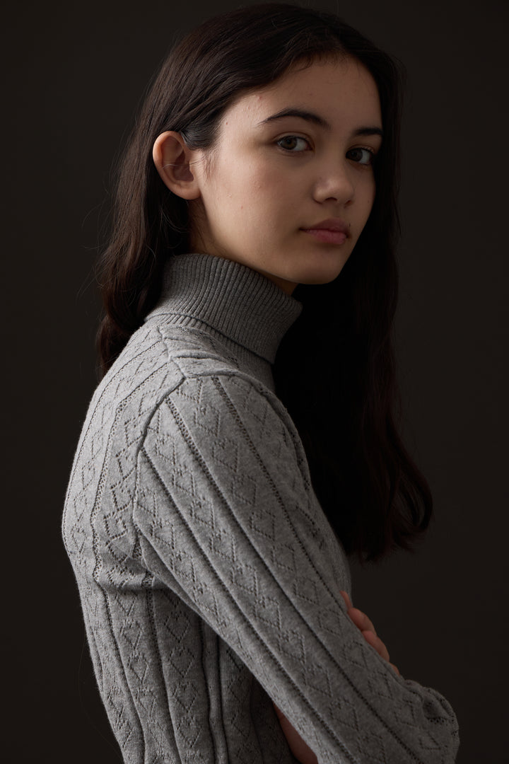 top l/s pointelle heart turtleneck - grey