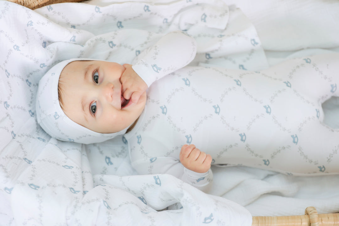 swaddle allover rocking horse print gauze - white