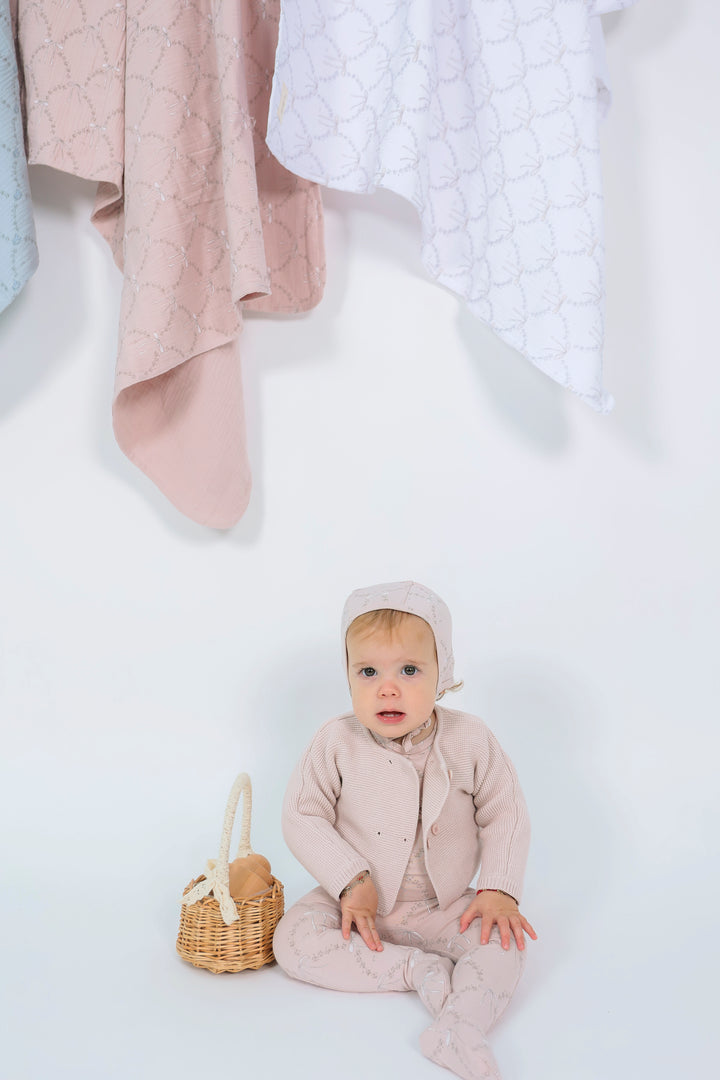 swaddle allover bow print gauze - primrose